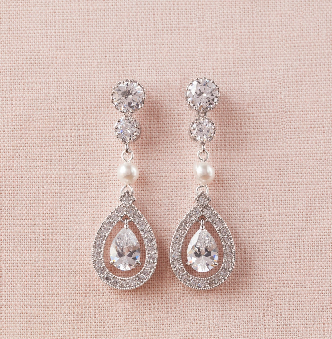 Silver Teardrop Crystal Necklace | Minimalist Wedding Bridal Brides Jewelry  - Glitz And Love