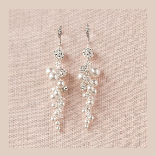 Lange Perlen Braut Ohrringe, Kristall und Perlen Ohrringe, Cluster Tropfen Ohrringe, Gold Hochzeit Ohrringe, Lindsey Ohrringe