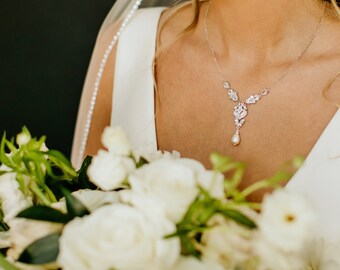 Backdrop Bridal Necklace, Halo Crystal Wedding Necklace, Back Drop Bridal Jewelry, Bridal Earrings, Dainty backdrop London Crystal Necklace