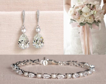 Bridal Earrings, Crystal Bridal earrings, Swarovski Pearl Earrings,  Rose Gold Wedding Jewelry, Bridesmaids, Lilliana Bridal Earrings