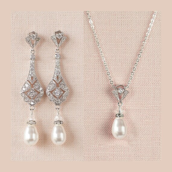 Chain Drop Crystal Earrings Made with Swarovski(R) Crystals Chain Drop Crystal Earrings Made with Swarovski(R) Crystals
