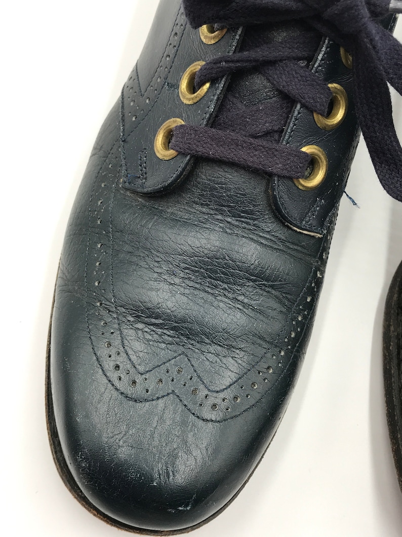 1960s Navy Blue Womens Lace Up Oxford Wingtip Spectator Shoes