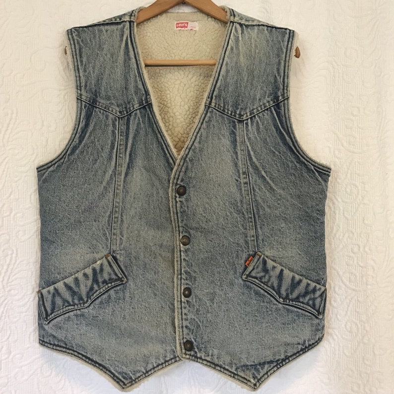 levis sherpa vest