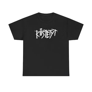 Puede incluir: Camiseta negra con el texto blanco "KIISTETYT" en el pecho. El texto está en una fuente estilizada y desgastada. La camiseta es de estilo cuello redondo.