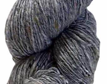100g Aran Tweed Yarn Irish Donegal Kilcarra 100% laine (gris clair 2017)