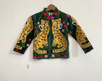 Chaqueta de terciopelo Suzani para niñas / Abrigo de festival con bordado de animales