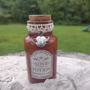 Magic Love Potion | Apothecary Decor | Desk accessories | Sensory fidget