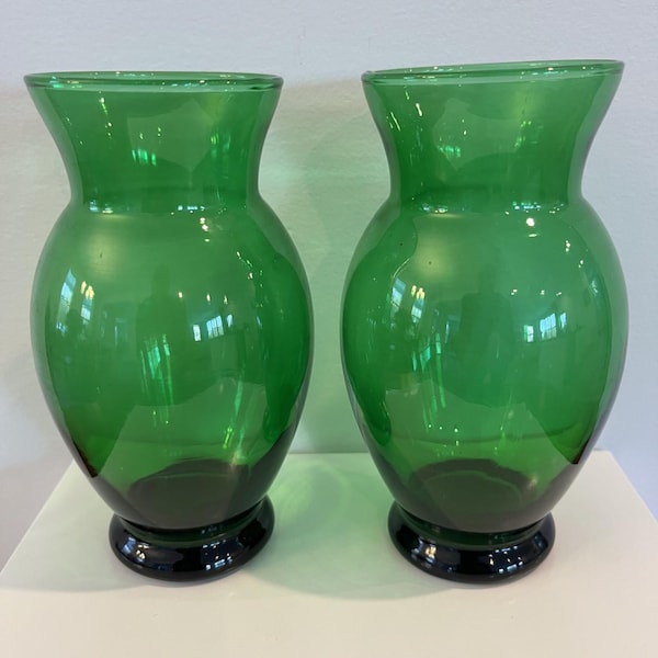 Dos jarrones verdes vintage a juego de Anchor Hocking