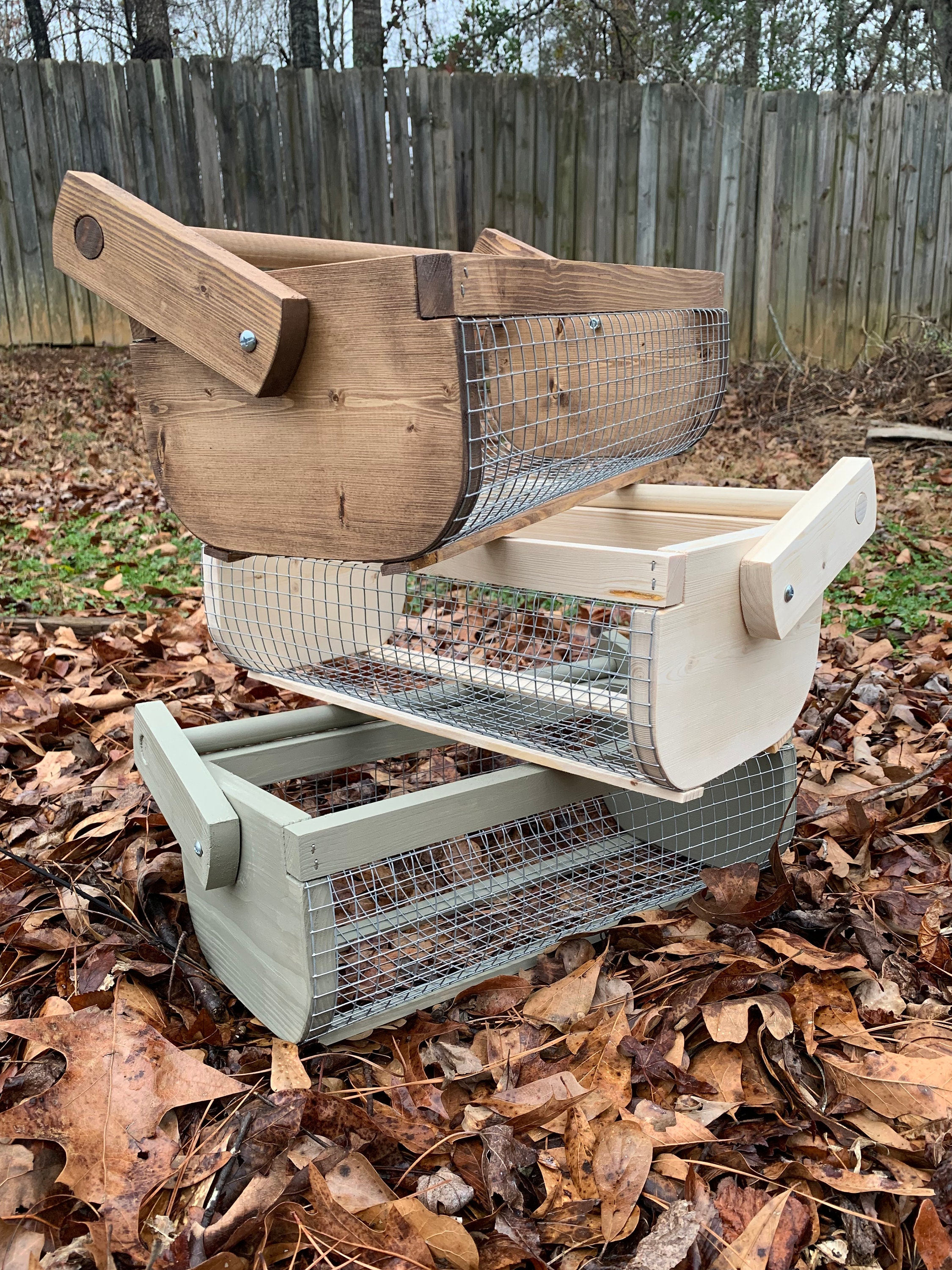 2 Pack Metal Picnic Baskets,Garden Basket,Metal Mesh Garden Harvest Basket Foldable Wooden Handle Storage Organizer Hanging Kitchen Baskets Fruit Whi