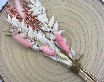 Bouquet di fiori secchi rosa e bianchi con code di coniglio