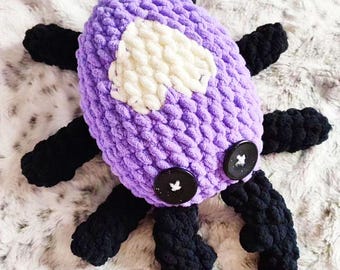 Araña de peluche tejida a crochet: juguete amigurumi kawaii hecho a mano, decoración de Halloween