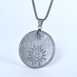 Sun Meteorit Anhänger, natürliche Muonionalusta Carving Halskette, Unisex Geschenk