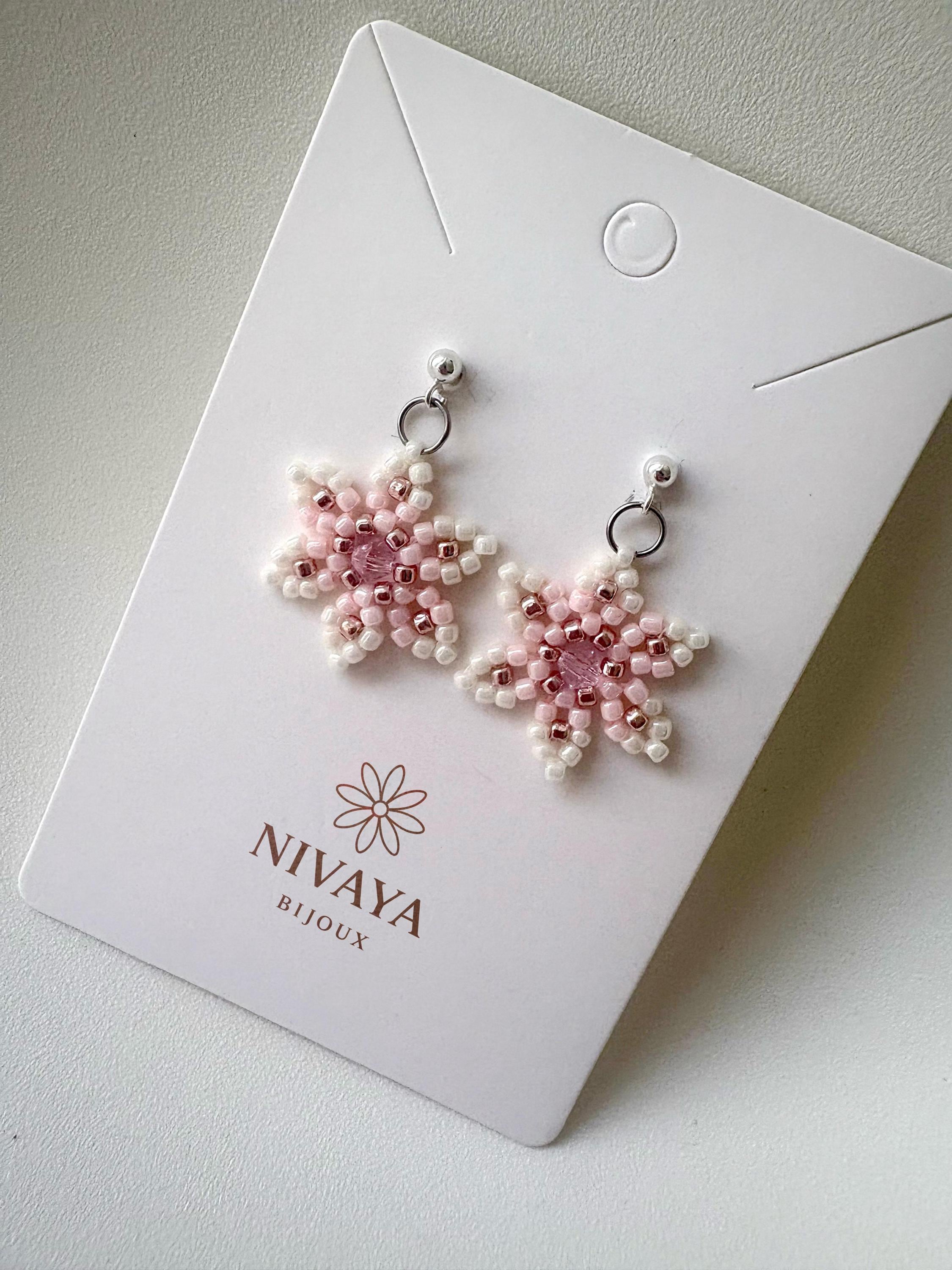 Orecchini Con Rose In Madreperla E Foglioline Di Cristallo Swarovski - Foto 3