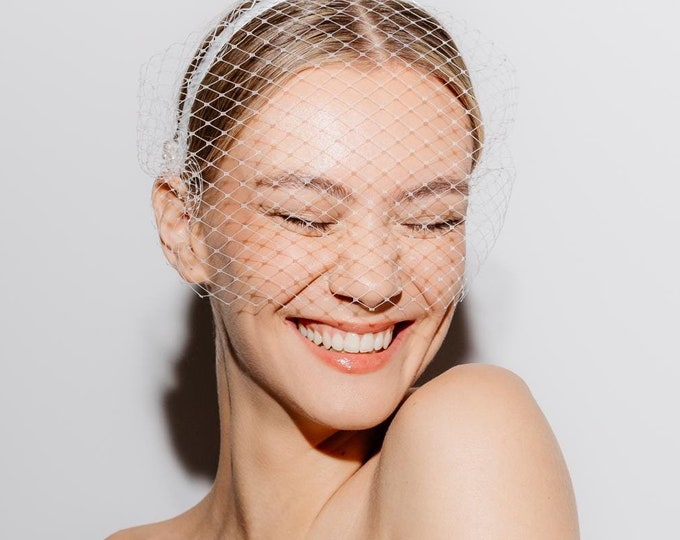 Birdcage Veil Headband with Pearls Wedding Veil Short Veiled Fascinator Headband