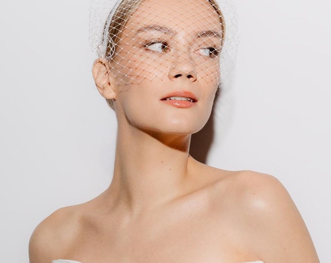Birdcage Veil Headband with Pearls, Satin Headband Veil, Bridal Birdcage Veil Short, Bird Cage Fascinator Wedding Veil Headband