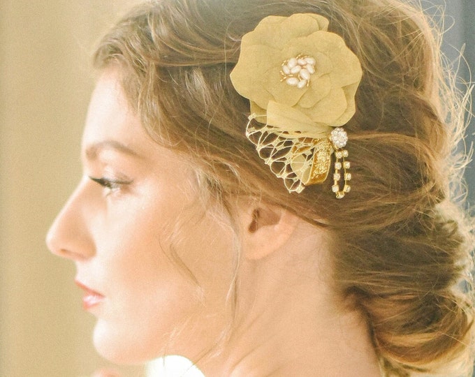 Gold Flower Wedding Hair Pin, Floral Hair Pin, Gold Bridal Fascinator, Custom Color: Gold or Silver, Style 309