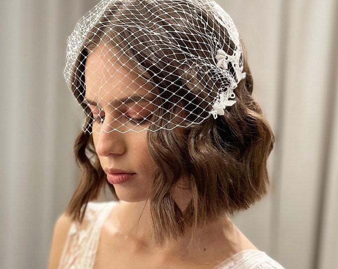 Floral Birdcage Veil with Flowers Bird Cage Veil Bridal Veil Floral Applique Veil 3D Flower Wedding Veil Courthouse