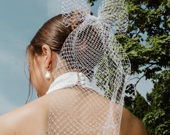 Birdcage Veil Bow Bridal Tea Veil with Bow Bachelorette Hair Piece Wedding Rehearsal Hair Bow Bridal Shower Gift for Bride