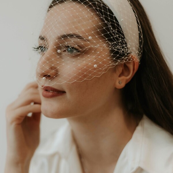 Birdcage Veil Headband with Pearls, Satin Headband Veil, Bridal Birdcage Veil Short, Bird Cage Fascinator Wedding Veil Headband