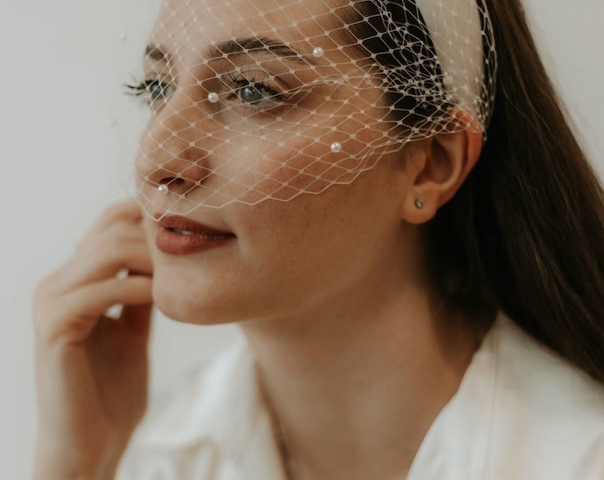Birdcage Veil Headband with Pearls, Satin Headband Veil, Bridal Birdcage Veil Short, Bird Cage Fascinator Wedding Veil Headband
