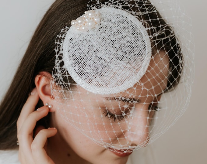 Bridal Hat with Veil: Birdcage Wedding Veil Mini Hat Fascinator Courthouse Headpiece