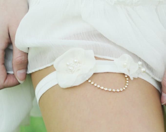 Bridal Flower Garter, Wedding Floral Garter, Wedding Garter Belt, Gift for Bride