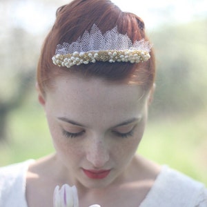 Bridal Pearl Tiara, Gold Tiara, Wedding Tiara with Veil, Bridal Pearl Crown image 6