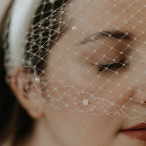 Birdcage Veil Headband with Pearls, Satin Headband Veil, Bridal Birdcage Veil Short, Bird Cage Fascinator Wedding Veil Headband image 8