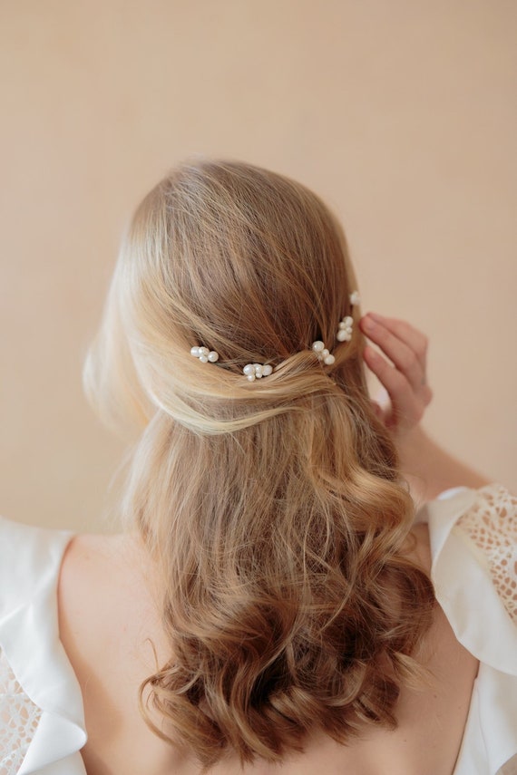 Pearl cluster 2024 hair pins