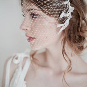 Birdcage Veil with Lace Applique Flowers Veil Short Wedding Birdcage Veil Bird Cage Veil Vintage Style Floral Veil