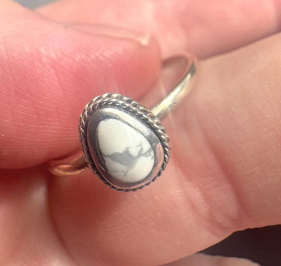 Sterling Howlite Silver Ring - image 1
