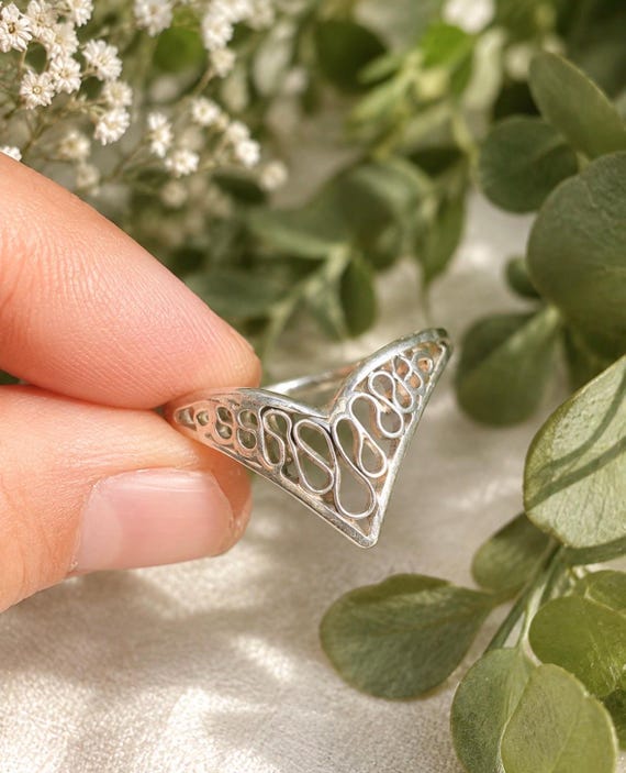 Vintage Sterling Silver Filigree Chevron Ring