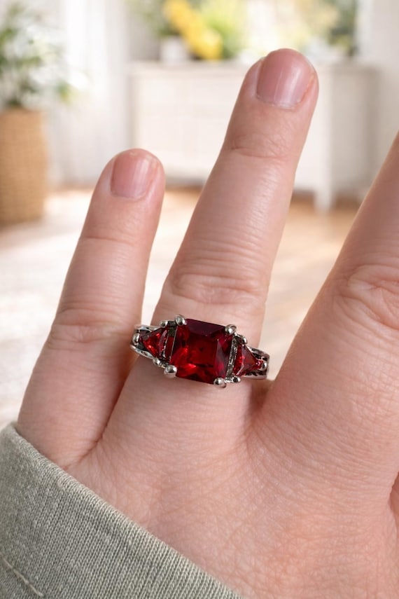 Vintage Ruby Red Statement Ring – Gothic Romantic… - image 2