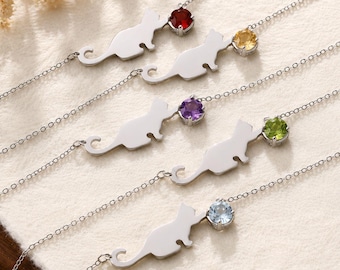 Collier de naissance avec pendentif chat en argent péridot, citrine, grenat, améthyste et topaze. Collier minimaliste en pierres précieuses, cadeau de naissance pour les amoureux des chats.