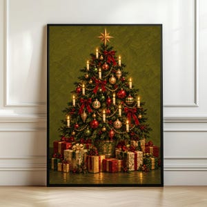 Könnte beinhalten: Ein gerahmter Wandkunstdruck, der einen geschmückten Weihnachtsbaum mit roten und goldenen Ornamenten, brennenden Kerzen und roten Schleifen zeigt. Ein goldener Stern befindet sich an der Spitze. Unter dem Baum liegen mehrere Geschenke in Mustern.