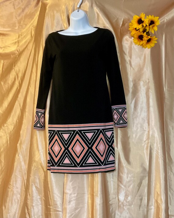 Step Out In Style With This Elegant  Michael Kors… - image 2