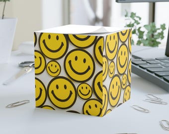 Smiley Face Note Cube - Fun Desk Decor, Gifts for Students, Cheerful Office Decor, Brighten Up Your Workspace, Cute Decor, Gifts for Teacher