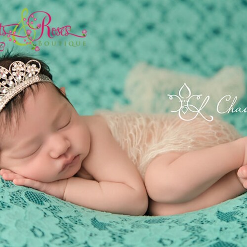 Baby Headbands.Tiara Headband.Baby Girl Headbands.Princess Headband.Hairbow.Newborn Headband.InfantToddler.Baby Girl.Headbands.Baby Bow