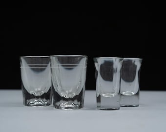 Lote de vasos de chupito vintage a granel – Artículos de bar nuevos de stock antiguo – Mediados de siglo XX (años 50 y 60) – Juego de 20, 40 y 60 – Vasos para bar de eventos