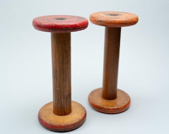 Bobinas textiles de madera antiguas – Carreteles de hilo pintados de rojo desgastado, decoración rústica de molino