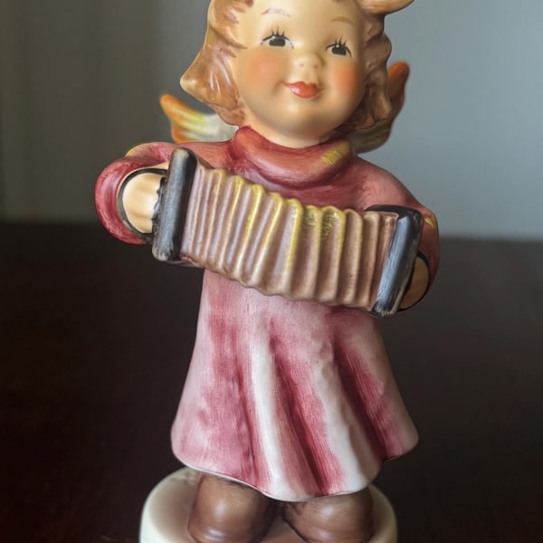 Hummel "Millennium Bliss" 2000 Annual Angel