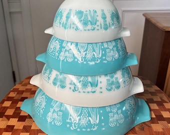 Pyrex Amish Butterprint Cinderella Mixing Bowls Set of 4: Nesting Kitchenware, Mint