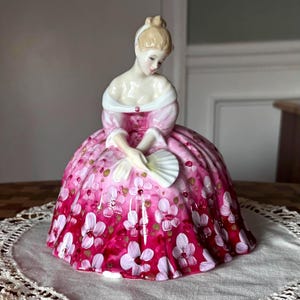 Royal Doulton Figurines Victoria - Etsy
