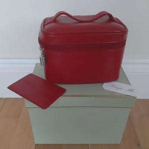 Penhaligon&#39;s of London: Small Vanity Cosmetics Case - Red Leather - Matching Mirror - Zip Closure With Perfume Bottle Charm - New & Unused