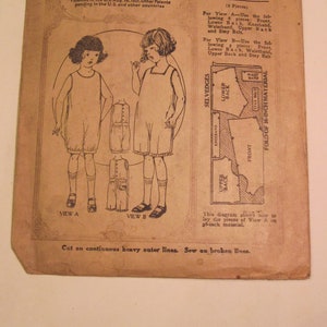 Vintage McCall's sömnadsmönster - flickunderkläder 1920-talet