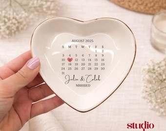 Personalized Calender Date Ring Dish, Custom Wedding Calender Trinket Dish, Wedding Gifts, Married Keepsake Ring Dish, Gift for Bride