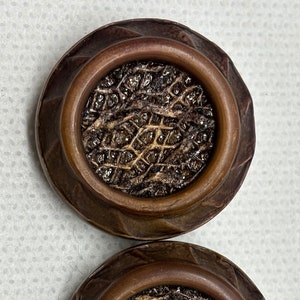 Braune Knöpfe. Große braune Knöpfe.Größe 3 cm.Mantelknöpfe.