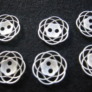 Ant Silver Button. Lot of 6 pick size Metal filagree design available in 3 sizes. imagem 8