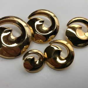 Spiral shaped Gold color Italian Plated  new Buttons shank back  5 sizes, Lot of 6. buttons- Pick size.