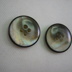 Pearl Smoke Irridescent Button, diameter Ex Large 1 1/8 ,Lot of 6. image 4